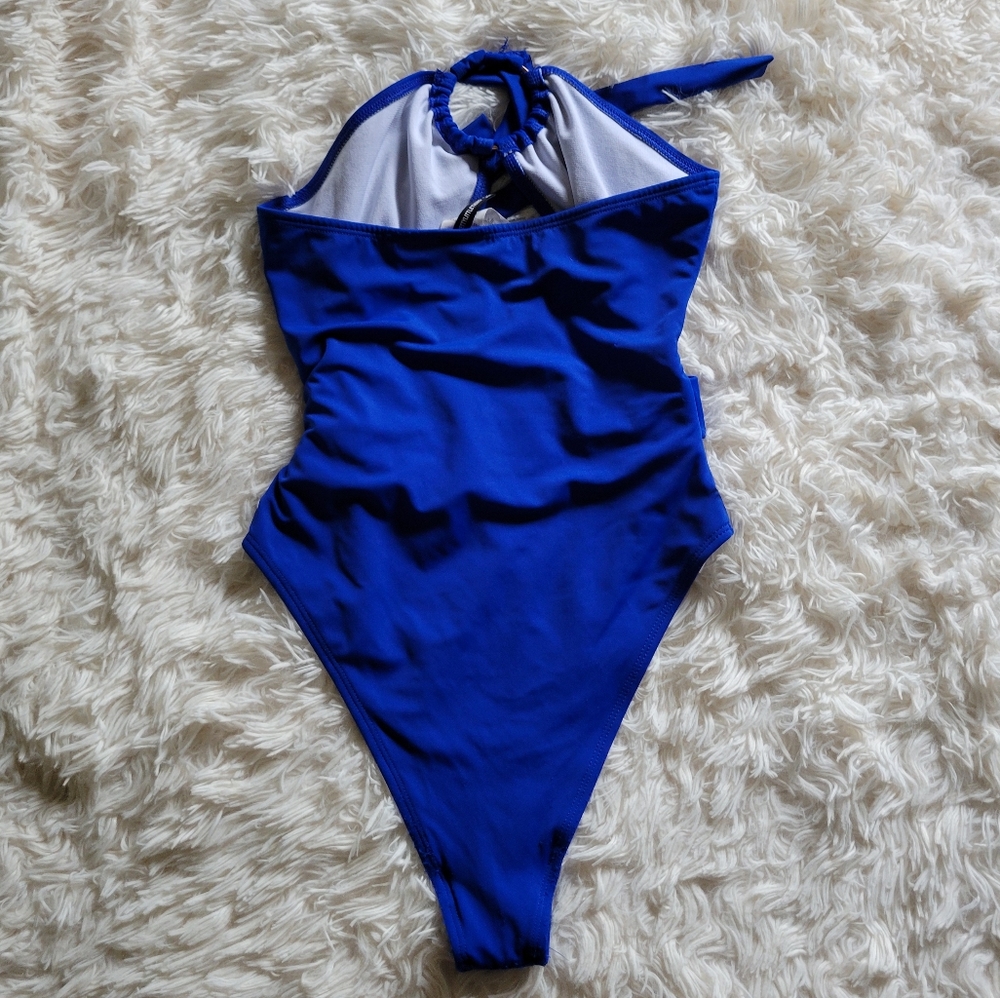 PRETTYLITTLETHING Suit 💙 - Picture 5 of 9